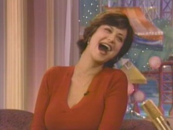 Catherine Bell - Rosie O'Donnell Show 15.1.2001 (busty/cleavage). 