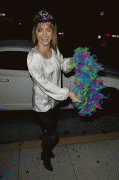 5ddac555207356 Taryn Manning at Crown Bar to Celebrating Brittny Gastineaus Birthday in LA   11/06/09