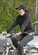 4668ef55366184.gif