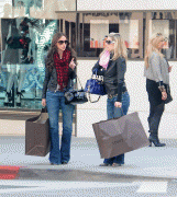 Jennifer Love Hewitt Out Shopping in Beverly Hills December 5 HQx23 afafdb59010901 