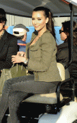 Kim Kardashian (Ким Кардашьян) - Страница 13 9ad52367381202